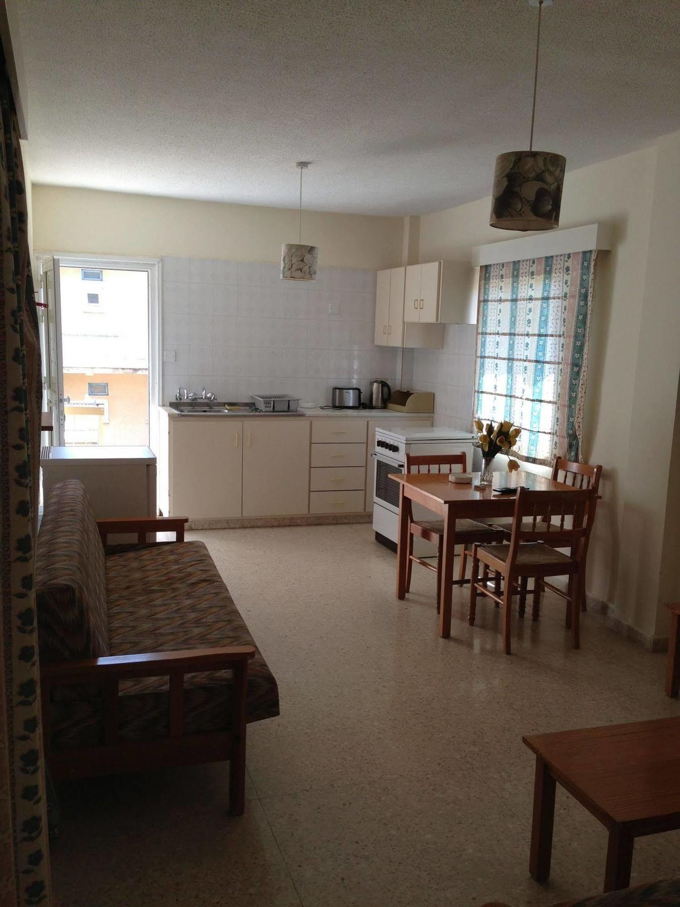 Constantaras Apartments 프로타라스 외부 사진